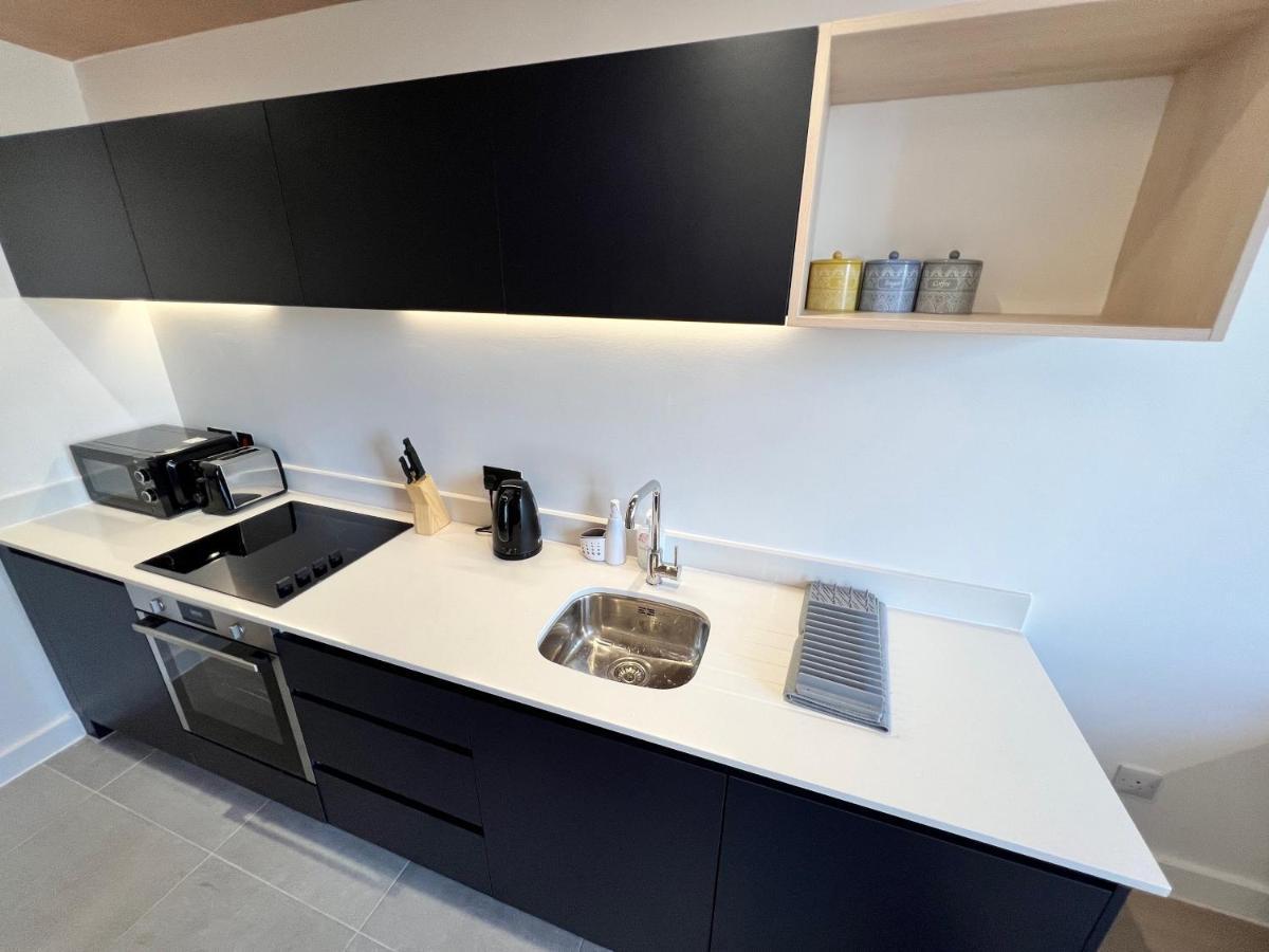 Two Bedrooms Exquisite En-Suite Apartment Deansgate Manchester Exterior photo