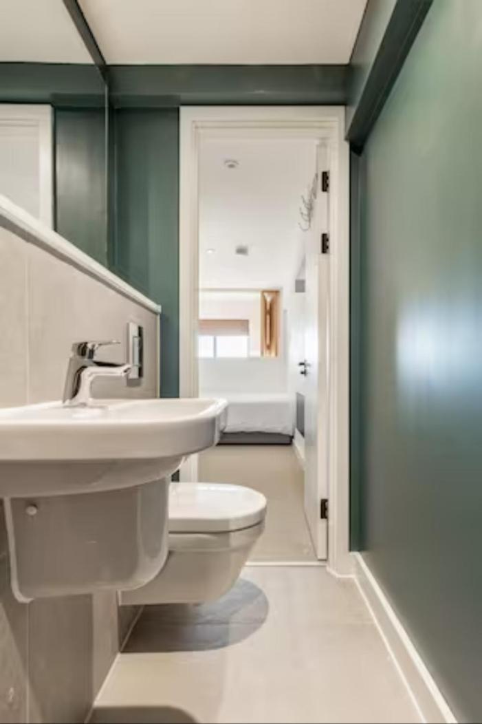 Two Bedrooms Exquisite En-Suite Apartment Deansgate Manchester Exterior photo